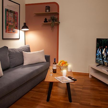 Aris123 By Smart Cozy Suites - Apartments In The Heart Of Athens - 5 Minutes From Metro - Available 24Hr Extérieur photo