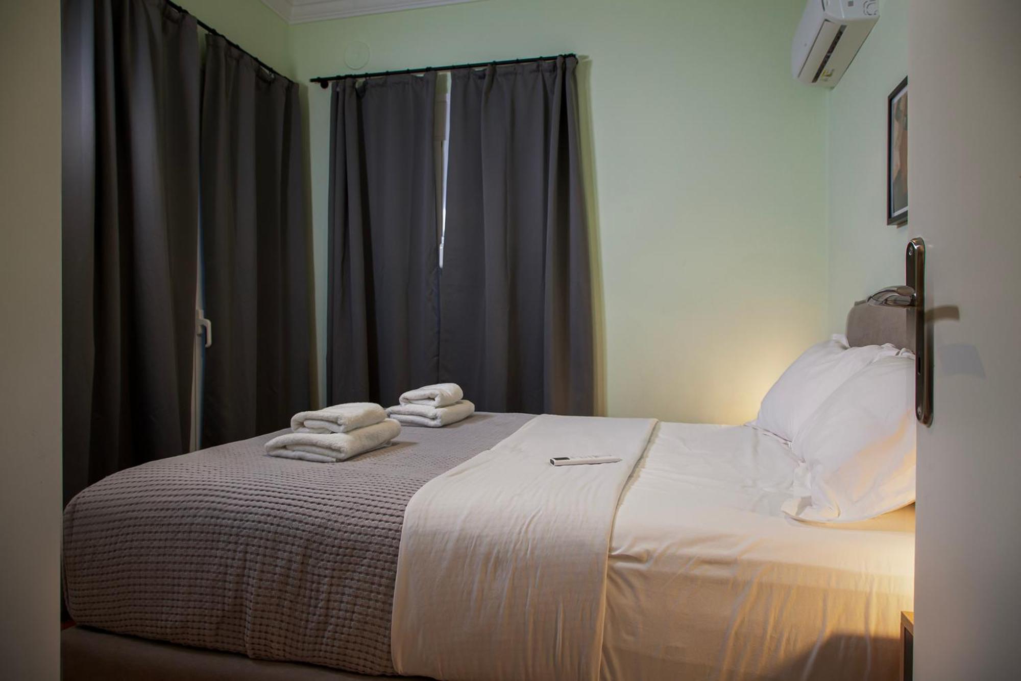 Aris123 By Smart Cozy Suites - Apartments In The Heart Of Athens - 5 Minutes From Metro - Available 24Hr Extérieur photo