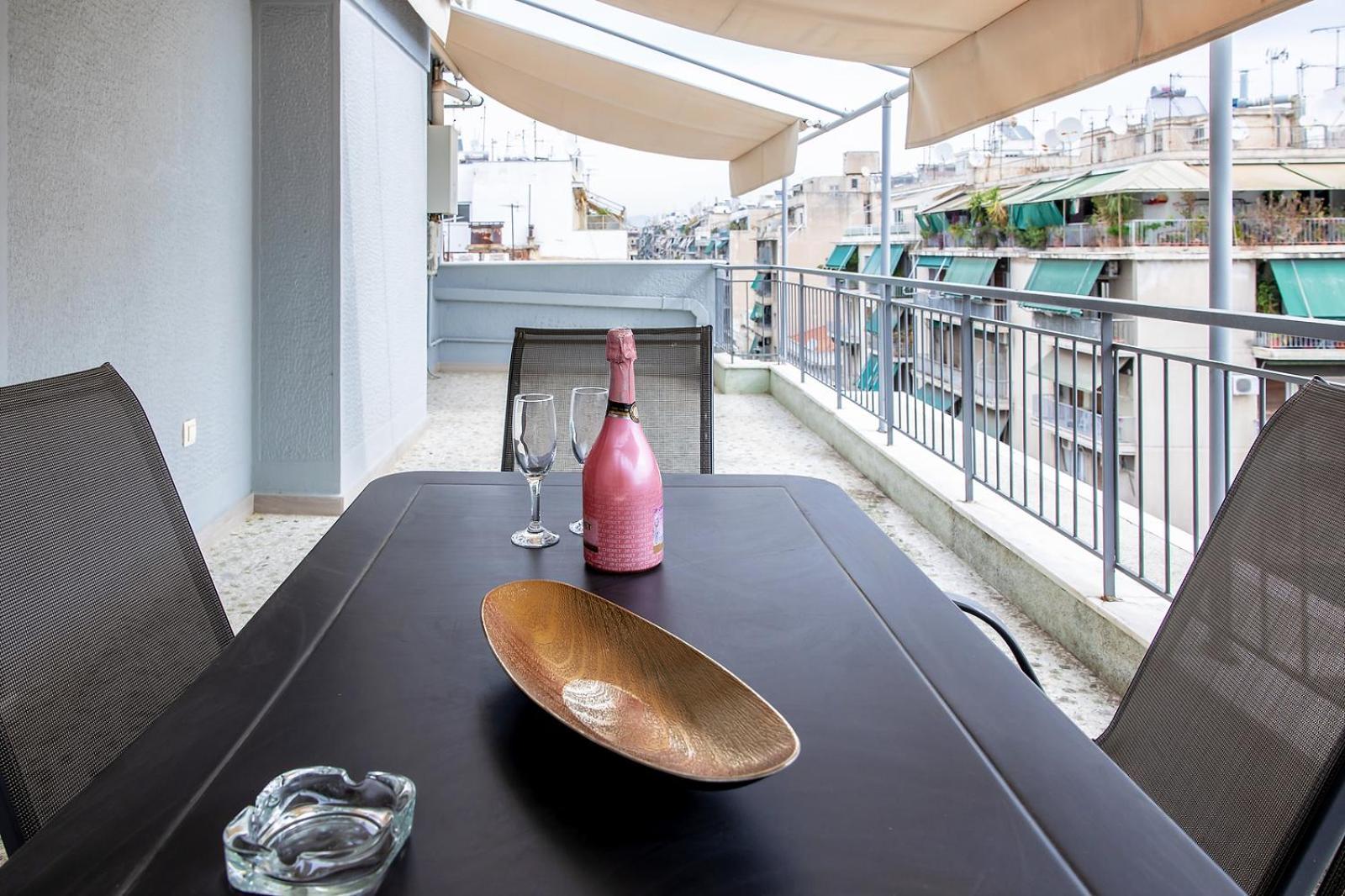 Aris123 By Smart Cozy Suites - Apartments In The Heart Of Athens - 5 Minutes From Metro - Available 24Hr Extérieur photo